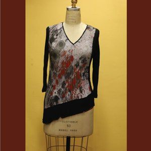Abstract Print V-neck Shirt Size S